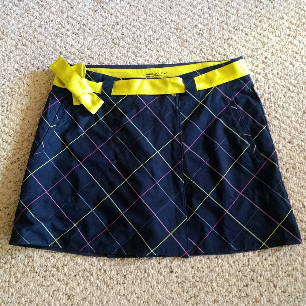 EUC NIKE GOLF Navy Plaid Skort Convert/Reverse